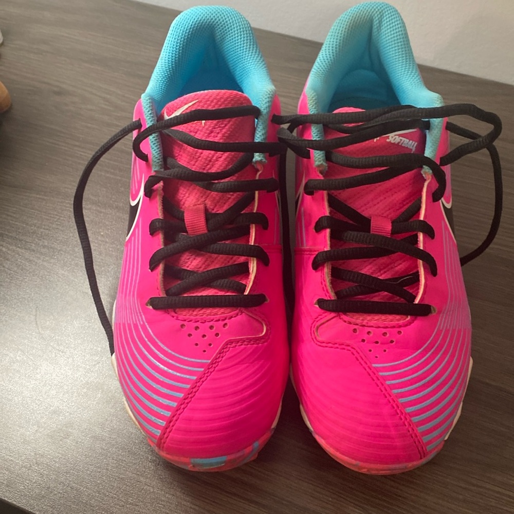Nike girls softball cleats